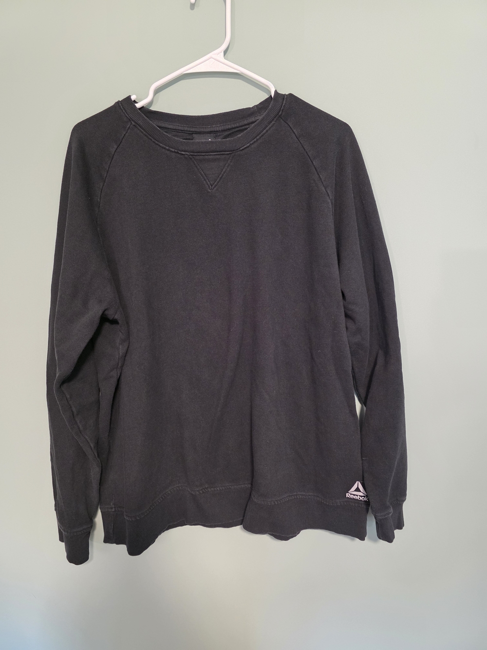 Reebok Men’s Black Crewneck Sweatshirt with Small Logo